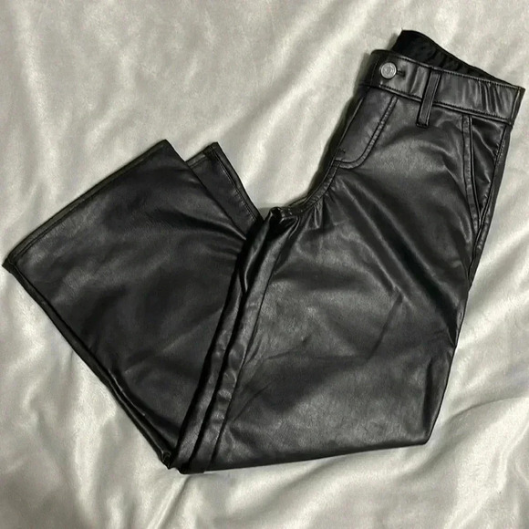 🎄 Faux Leather Pants - Picture 1 of 6